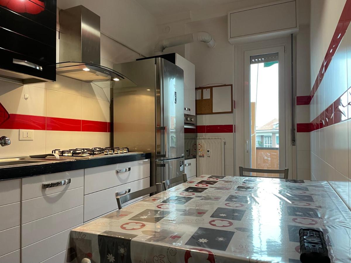 APPARTAMENTO MILANO VIA ADRIANO Affitti Brevi Italia Esterno foto